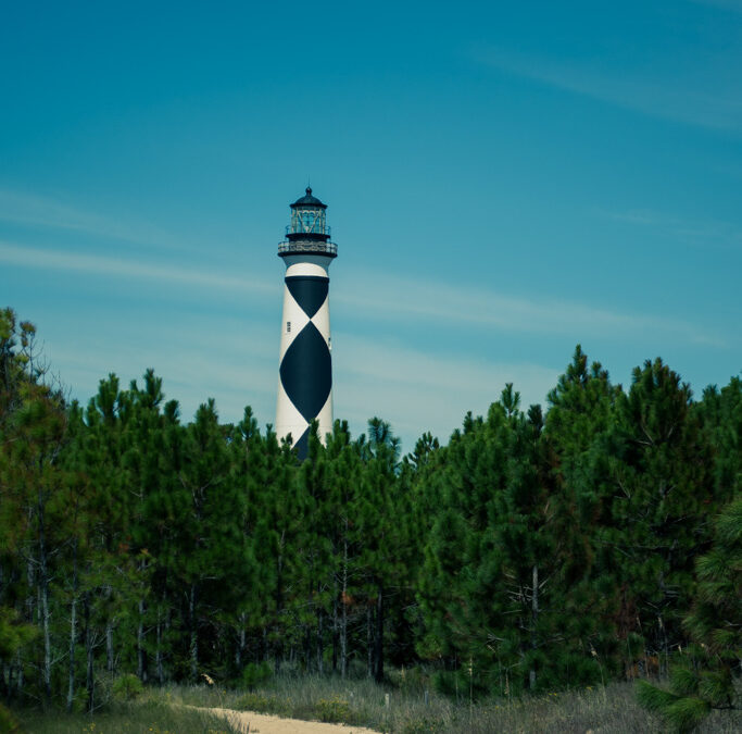 Exploring Visual Metaphor in Photography : The Lighthouse and the Journey